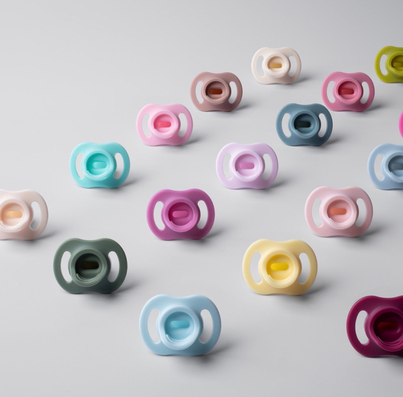 Tommee Tippee Ultra Light Stay Put Soothers 0-6 Months