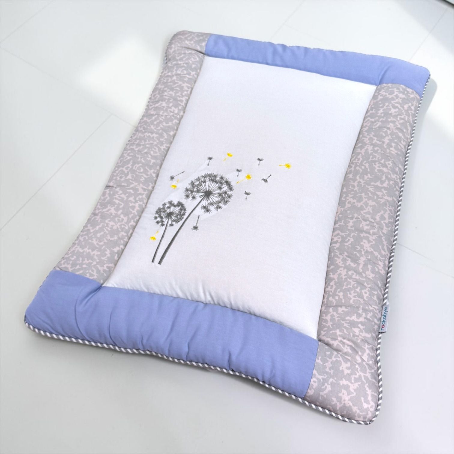 Hand Quilt- Dandelion Blue