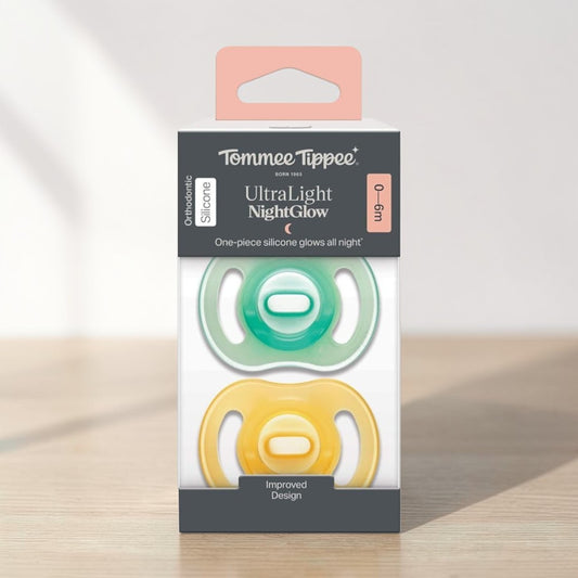 Tommee Tippee Ultra-light StayPut Night Glow Soother 0-6m (2 Pack)