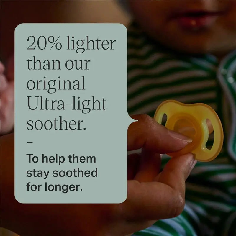 Tommee Tippee Ultra-light StayPut Night Glow Soother 0-6m (2 Pack)